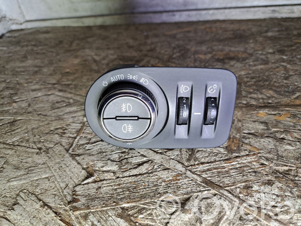 Opel Corsa D Light switch 