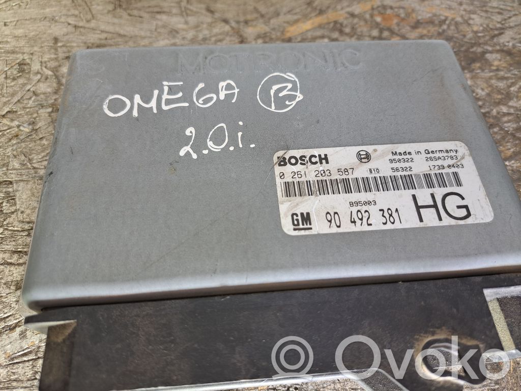 Engine control unit/module   90492381,0261203587