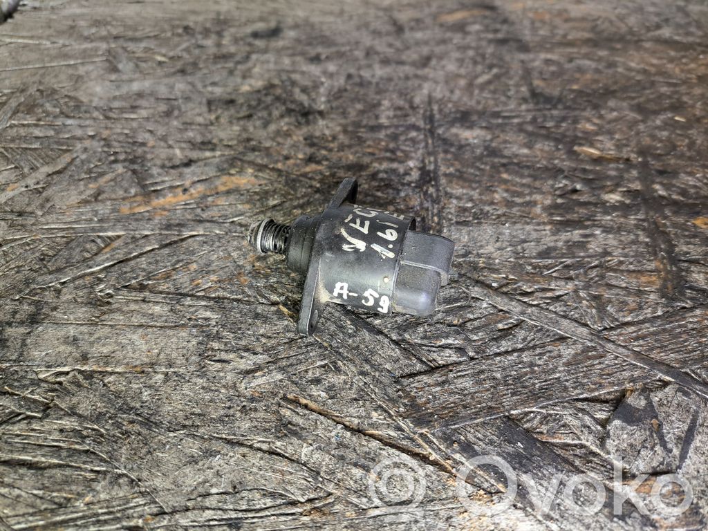 Opel Vectra B Leerlaufregler Leerlaufregelventil 