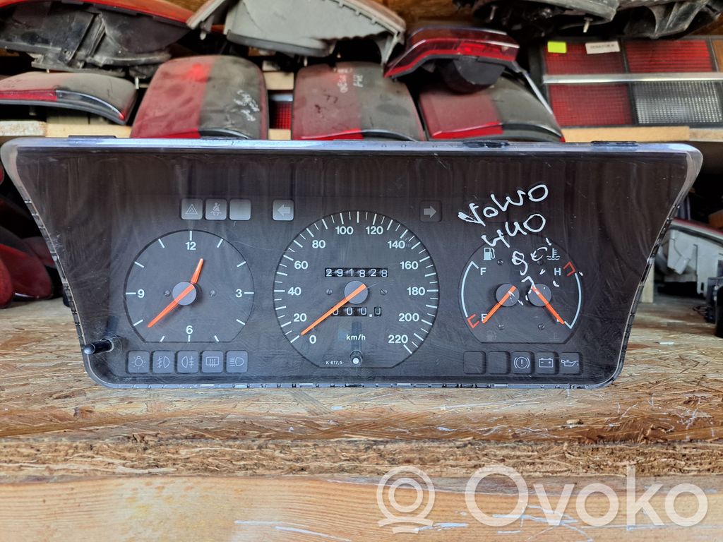 Speedometer (instrument cluster)