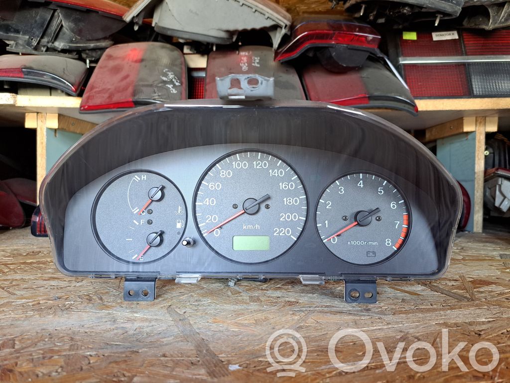 Mazda 323 F Speedometer (instrument cluster) 