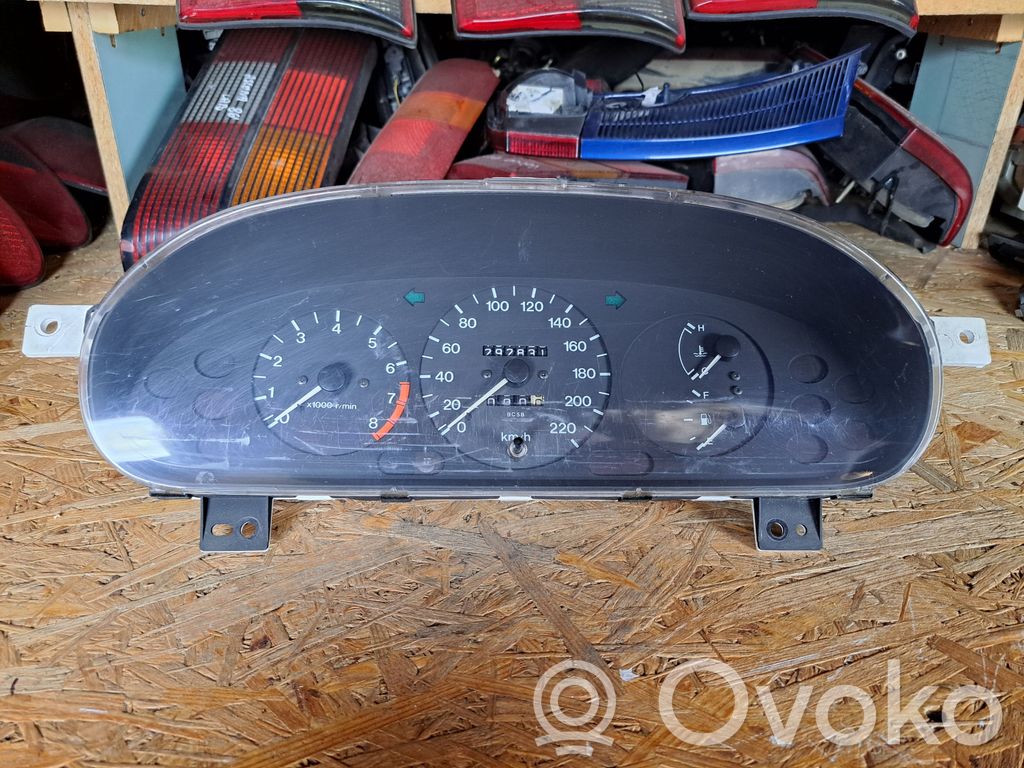 Mazda 323 F Speedometer (instrument cluster) 