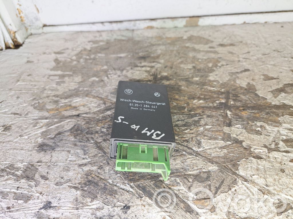 BMW 5 E34 Relais Scheibenwischer 