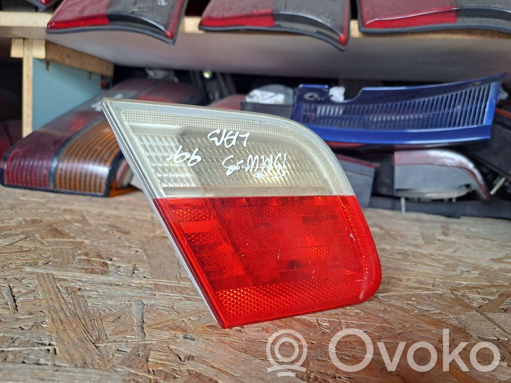 BMW 3 E46 Aizmugurējais lukturis pārsegā 