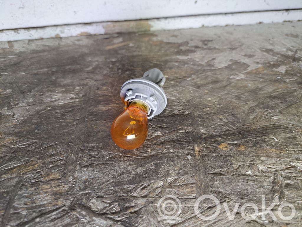 Headlight/headlamp bulb