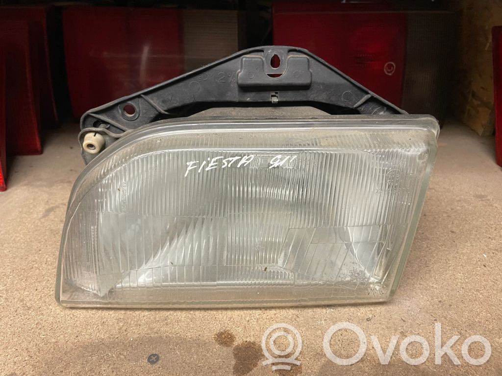 Ford Fiesta Scheinwerfer 