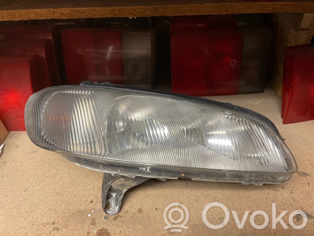 Opel Omega B1 Lampa przednia 