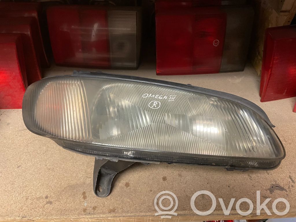 Opel Omega B1 Lampa przednia 