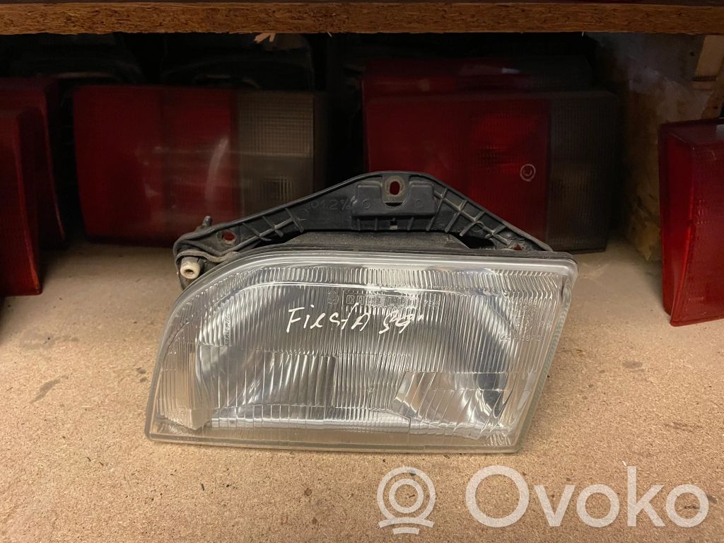 Ford Fiesta Headlight/headlamp 