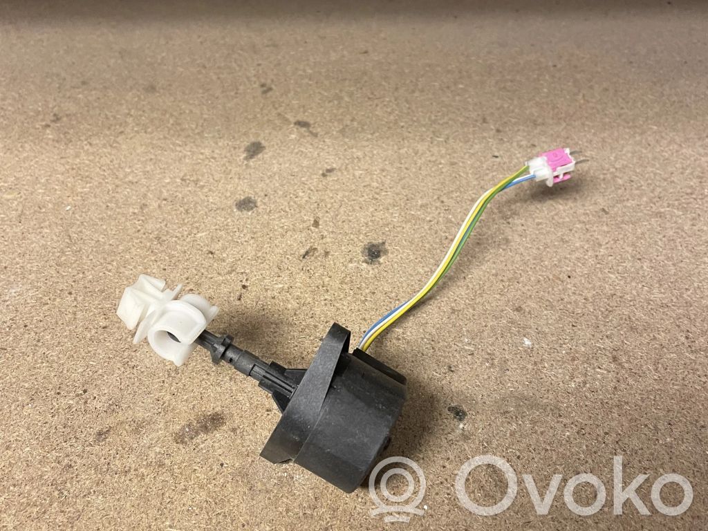 BMW 5 E39 Headlight level adjustment motor 