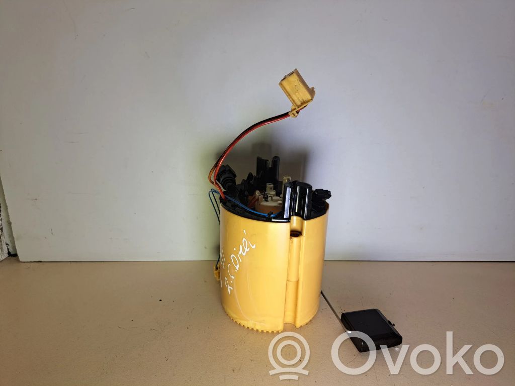 BMW 3 E90 E91 Pompe à carburant 