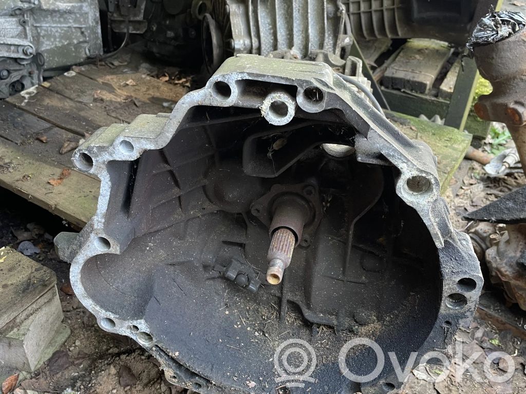Audi A4 S4 B5 8D Mechaninė 5 pavarų dėžė 