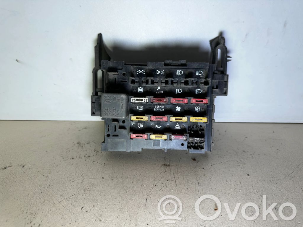 Fiat Uno Saugiklių dėžė (komplektas) 