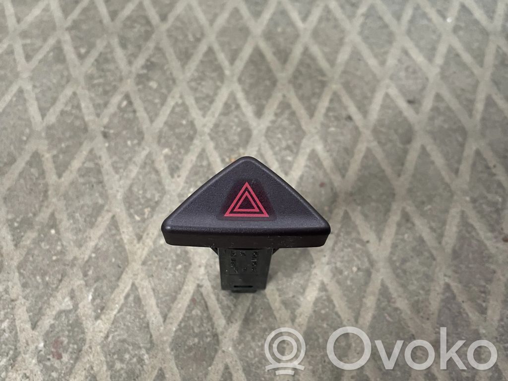 Hazard light switch   30739320,07W062