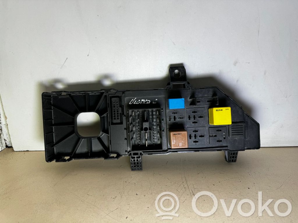 Opel Vectra C Módulo de fusible 