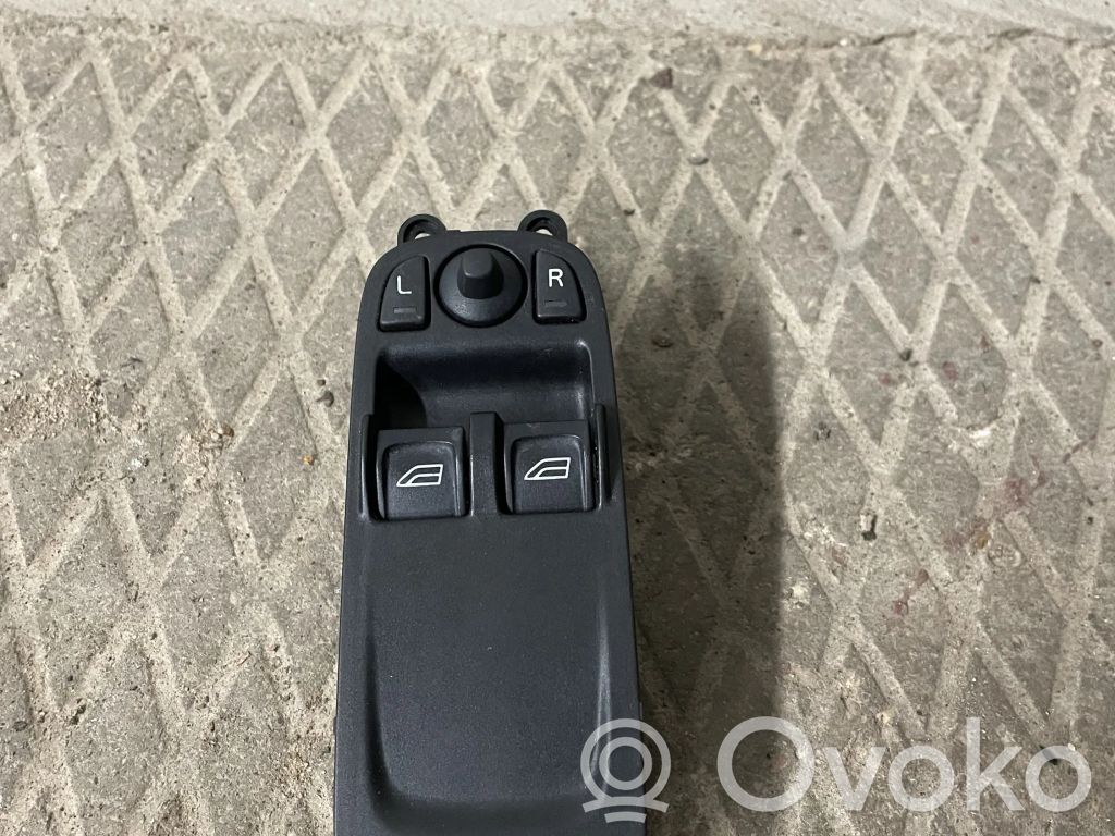 Volvo C30 Electric window control switch 