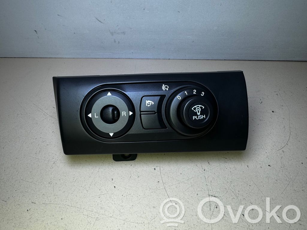 Chevrolet Captiva Sivupeilin kytkin 