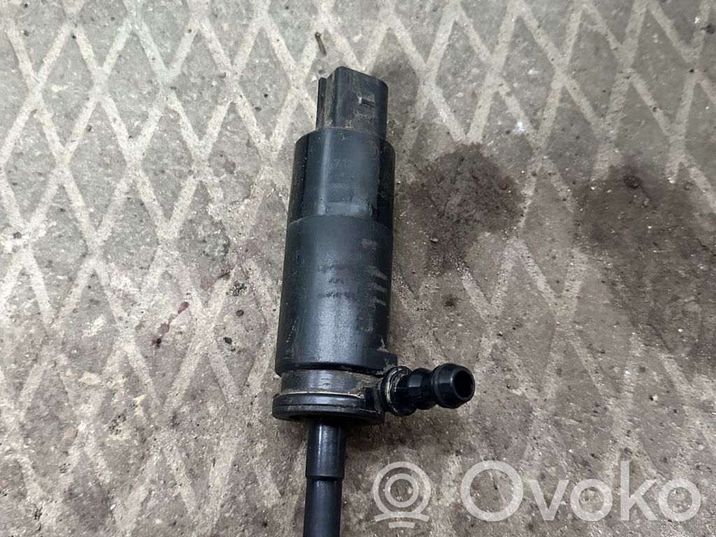BMW 5 E60 E61 Windscreen/windshield washer pump 
