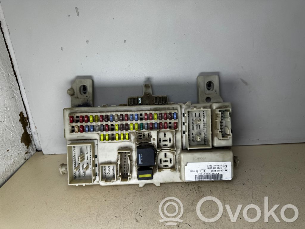 Ford Focus Módulo de fusible 