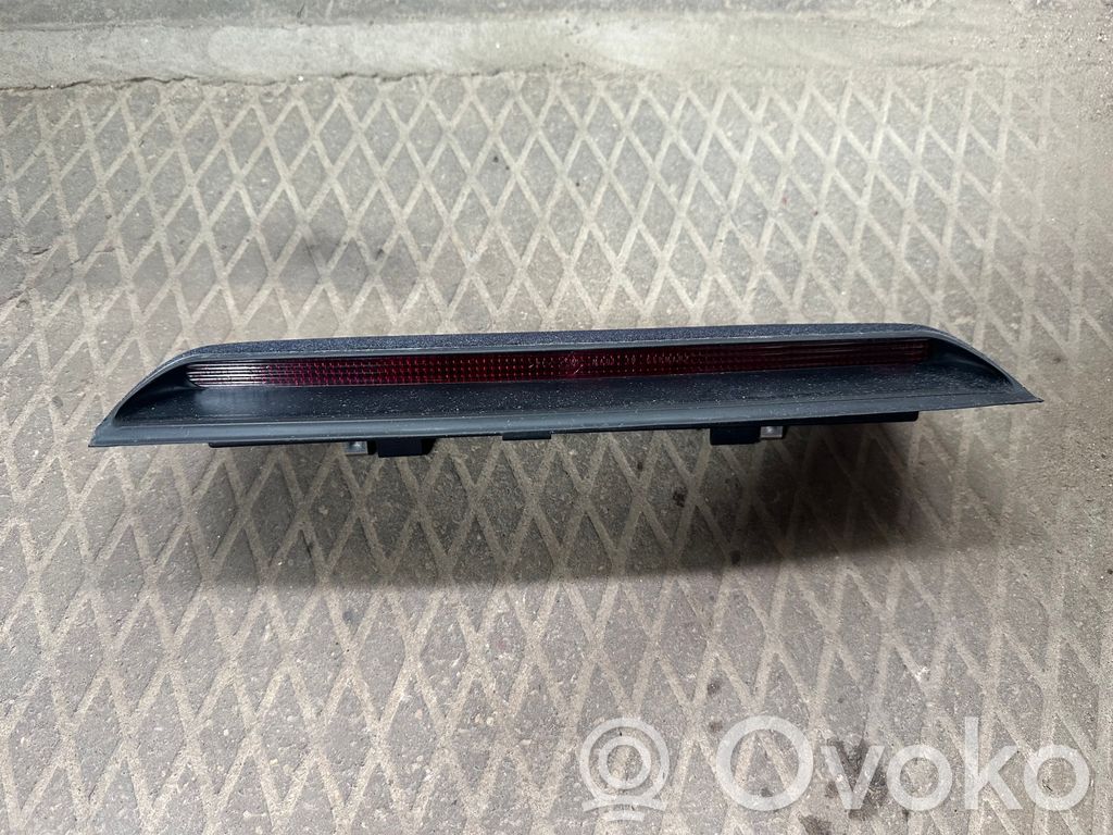 Volkswagen PASSAT B5 Trzecie światło stop 