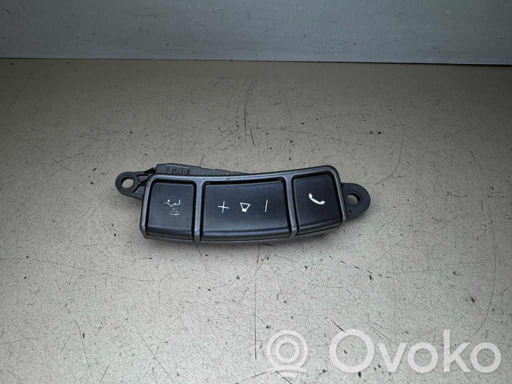 Boutons / interrupteurs volant   6911585,555345000,03746700,0374670007