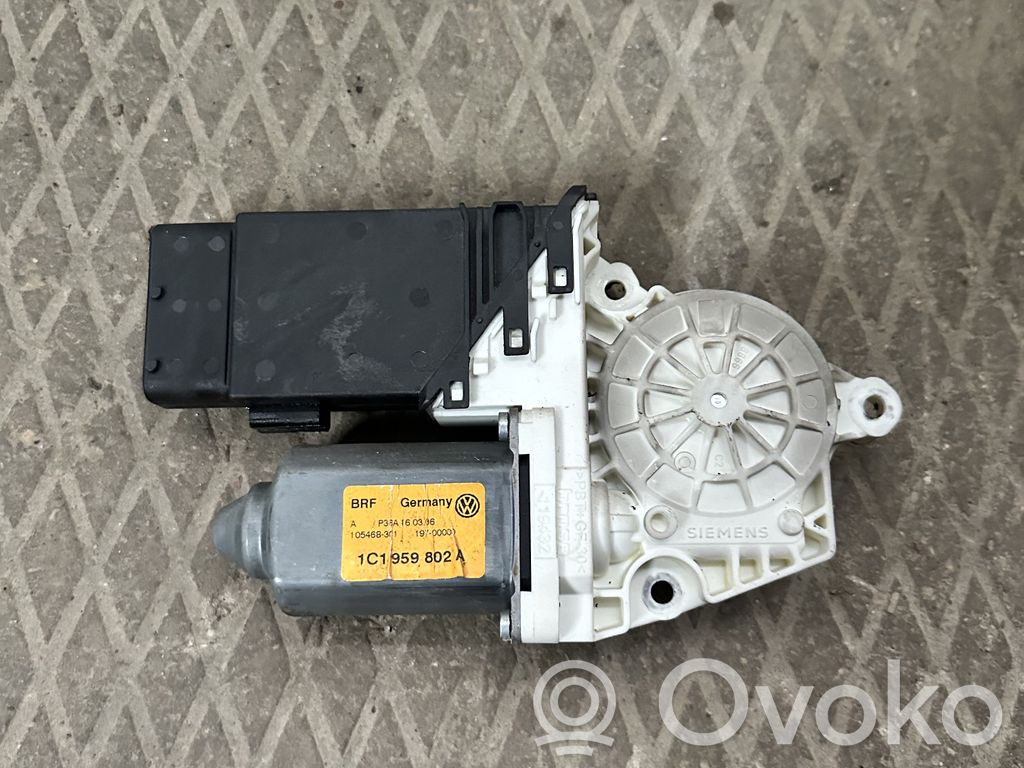 Volkswagen Golf IV Etuoven ikkunan nostomoottori 