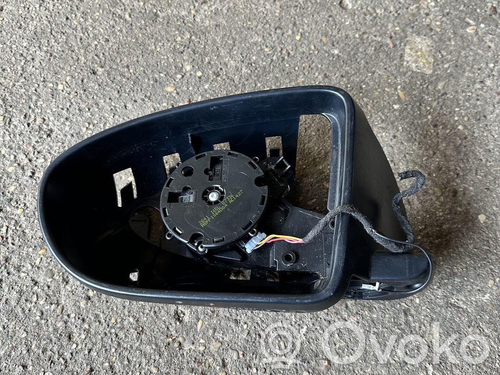 Nissan Qashqai Front door electric wing mirror 
