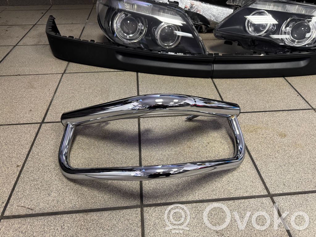 Nissan Patrol Y61 Apdailinė priekinio bamperio juosta 