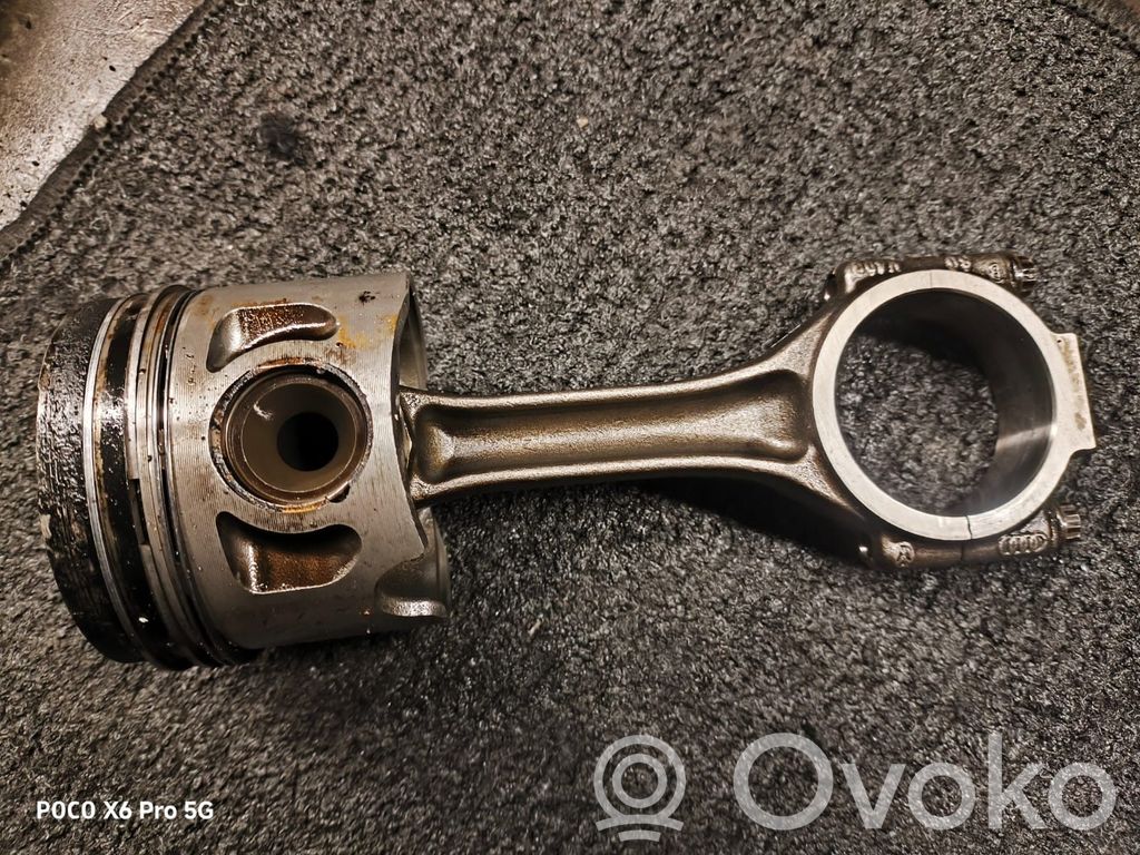 Volkswagen PASSAT B6 Pistón con biela 
