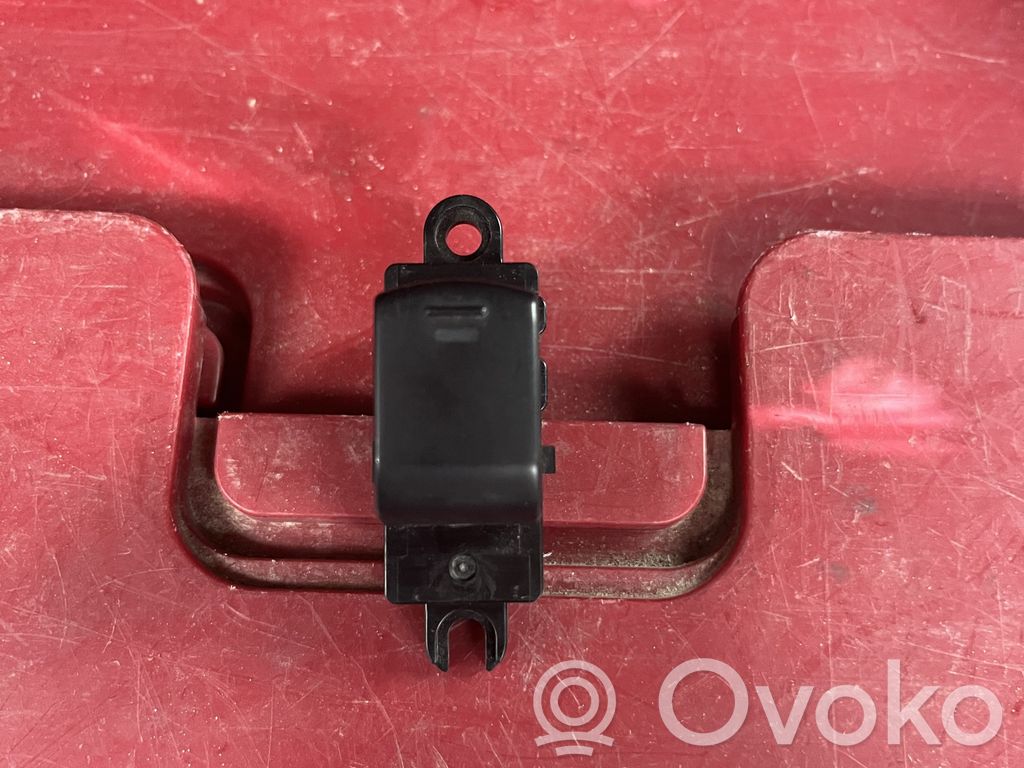 Elektrinių langų jungtukas   25411EA00A
