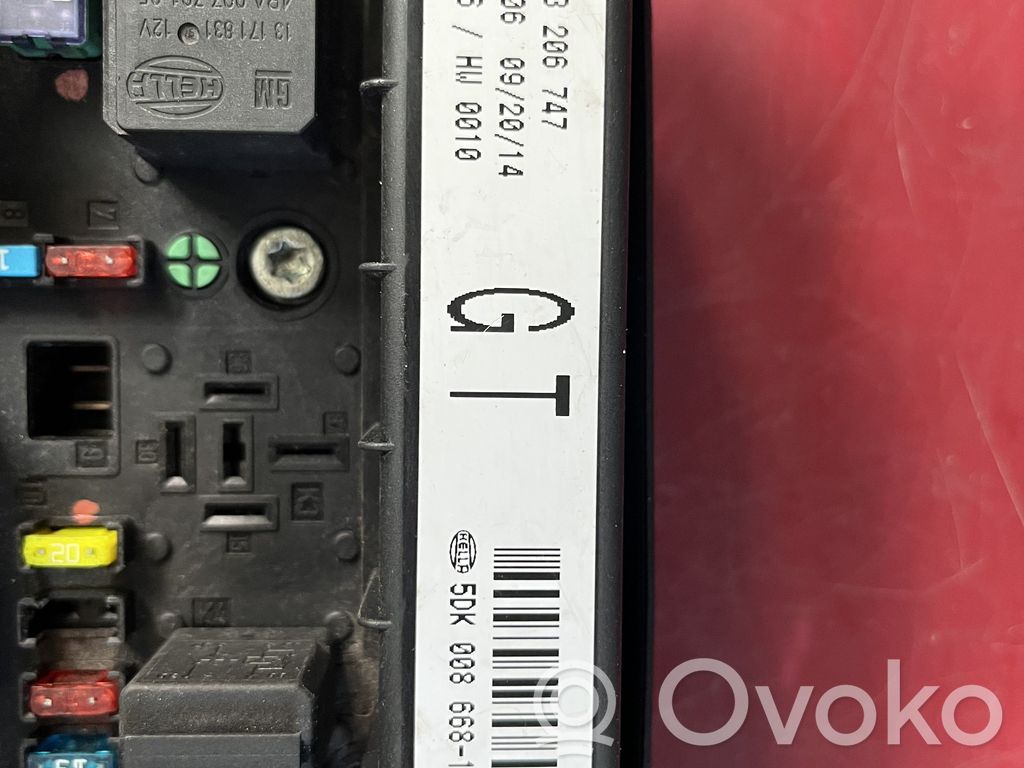 Opel Zafira B Módulo de fusible 