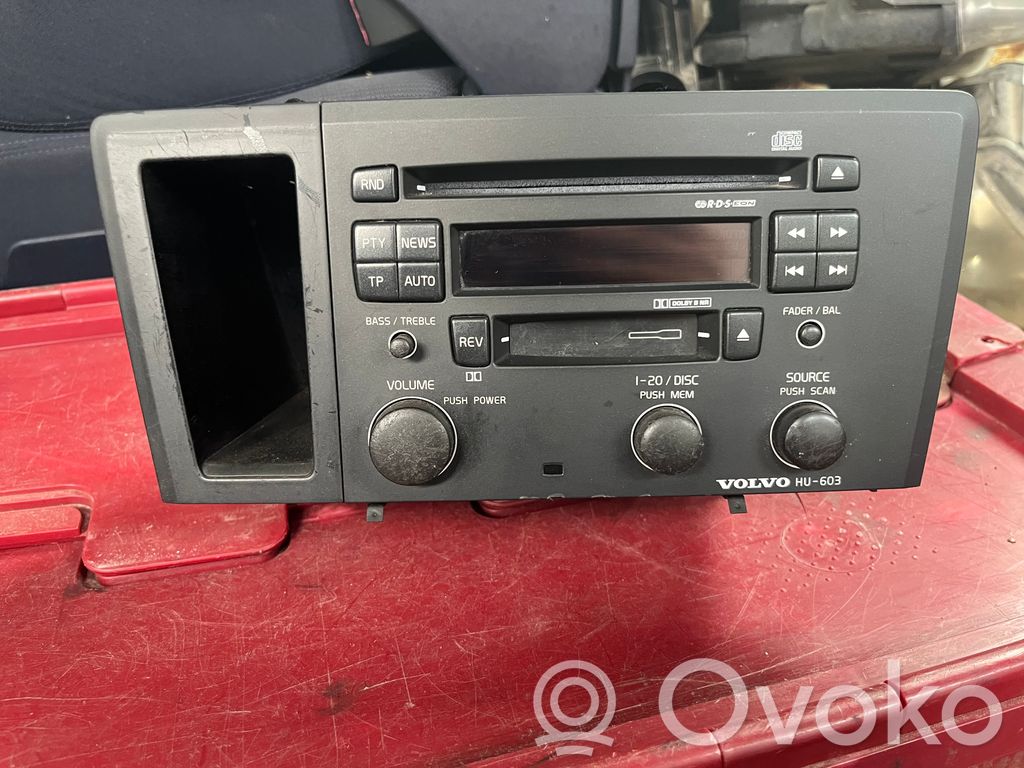 Volvo V70 Panel / Radioodtwarzacz CD/DVD/GPS 