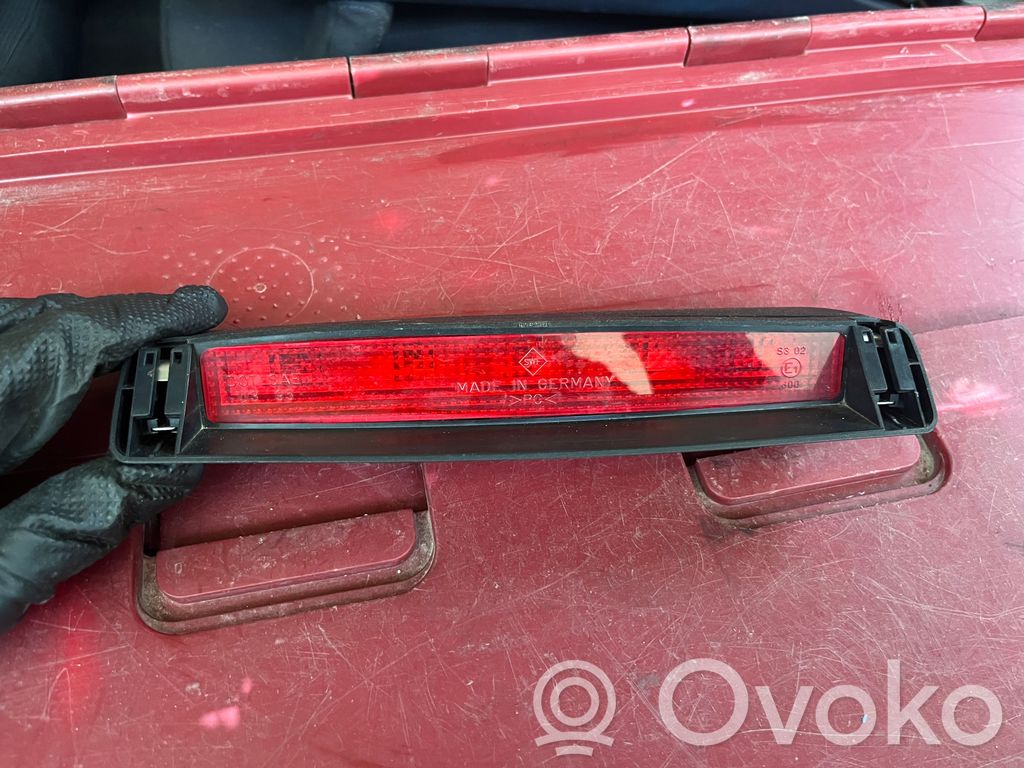 Volkswagen Golf IV Kolmas/lisäjarruvalo 