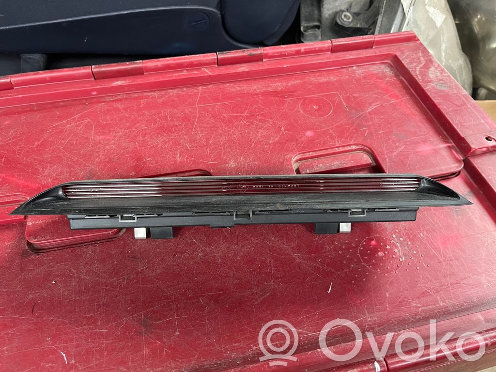 Volkswagen PASSAT B5 Trzecie światło stop 