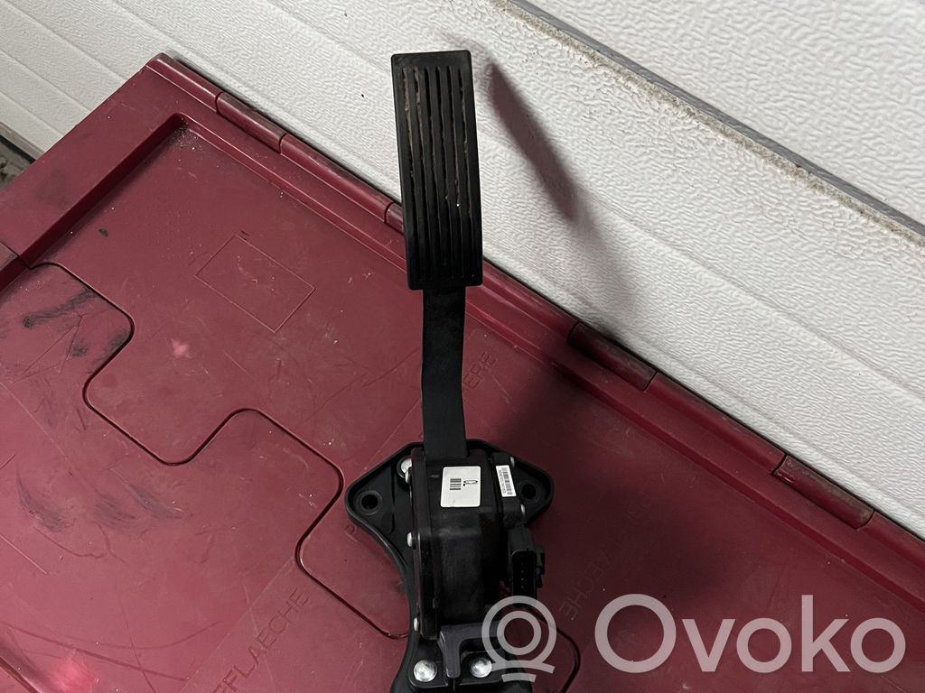 Hyundai Santa Fe Accelerator throttle pedal 