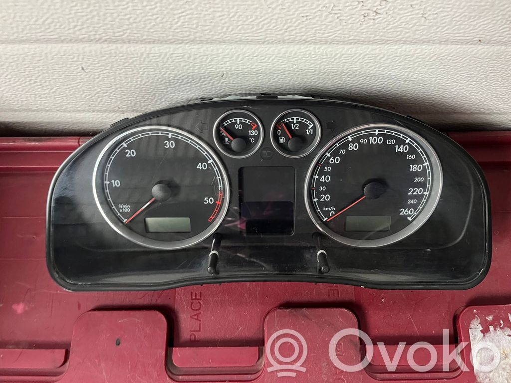 Volkswagen PASSAT B5.5 Velocímetro (tablero de instrumentos) 