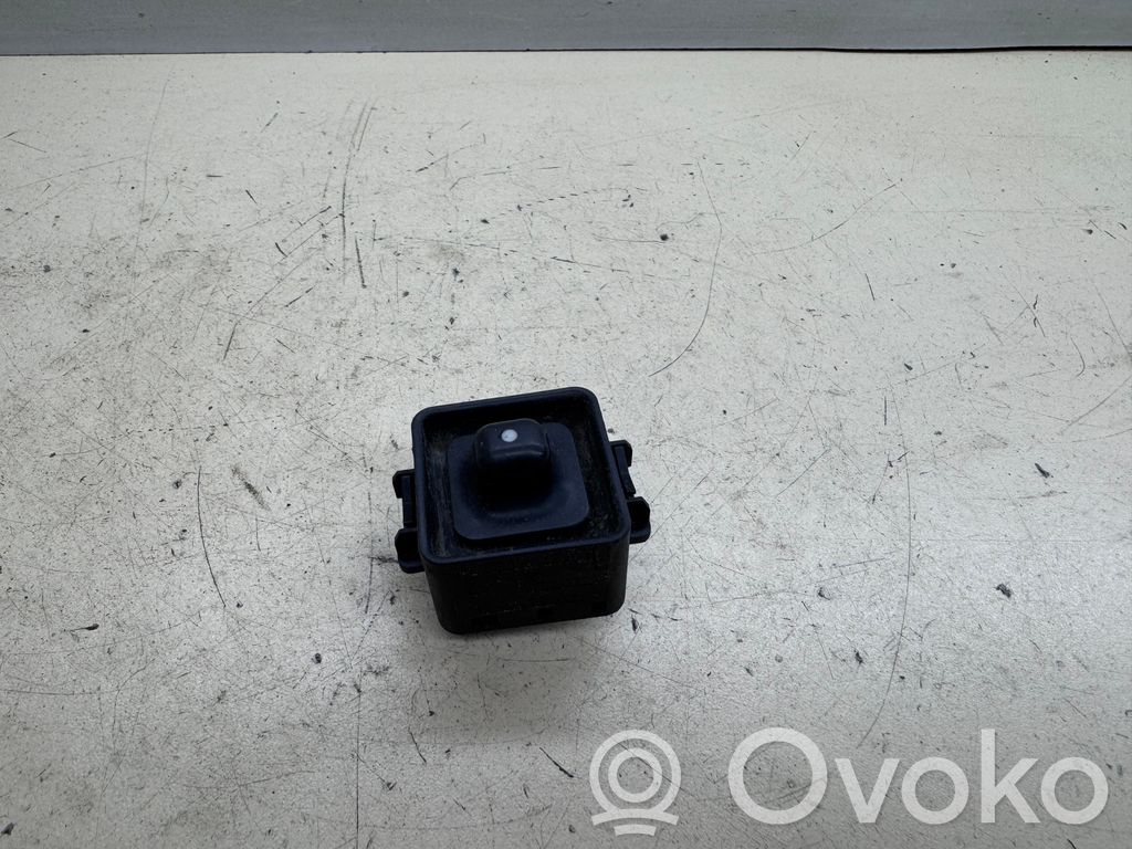 Mercedes-Benz E W124 Wing mirror switch 