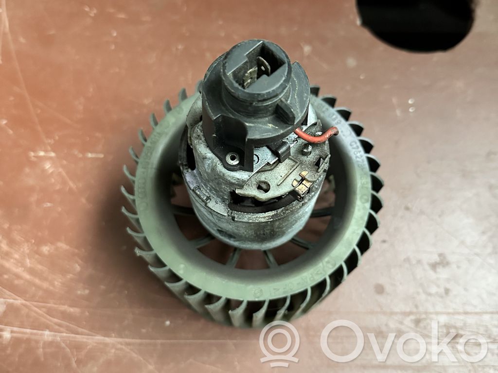 Audi A6 S6 C4 4A Heizungslüfter 