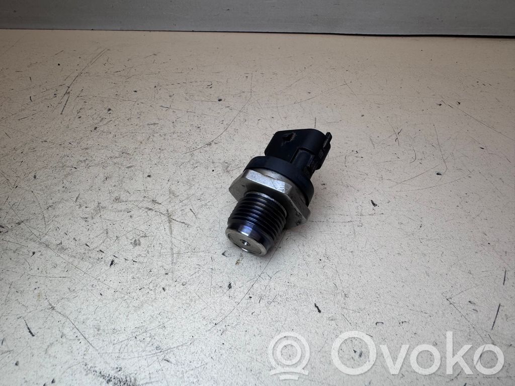 Renault Trafic II (X83) Sensor de presión de combustible 