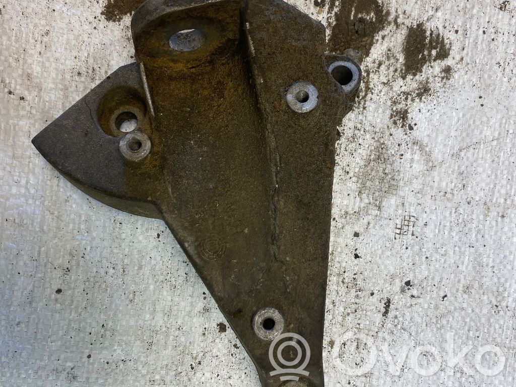 Audi A4 S4 B6 8E 8H Gearbox mounting bracket 