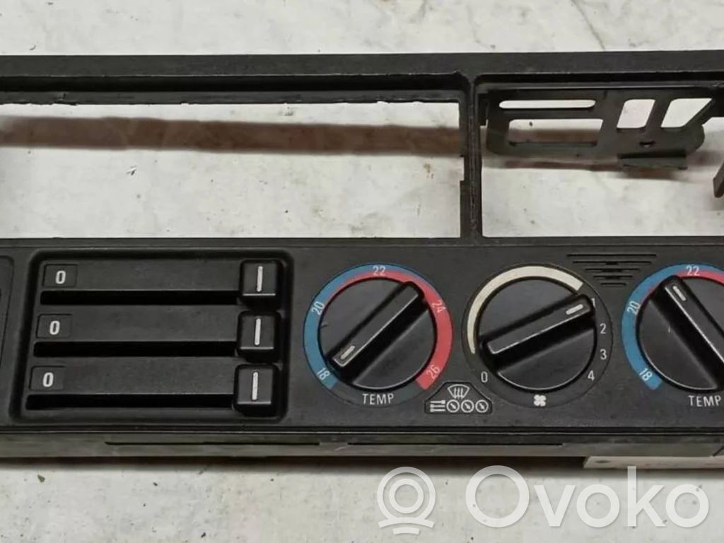 BMW 5 E34 Climate control unit 