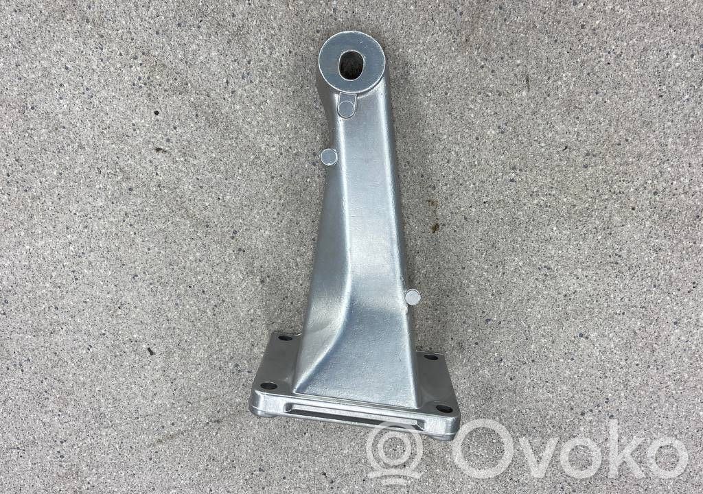 BMW 3 E30 Engine mounting bracket 