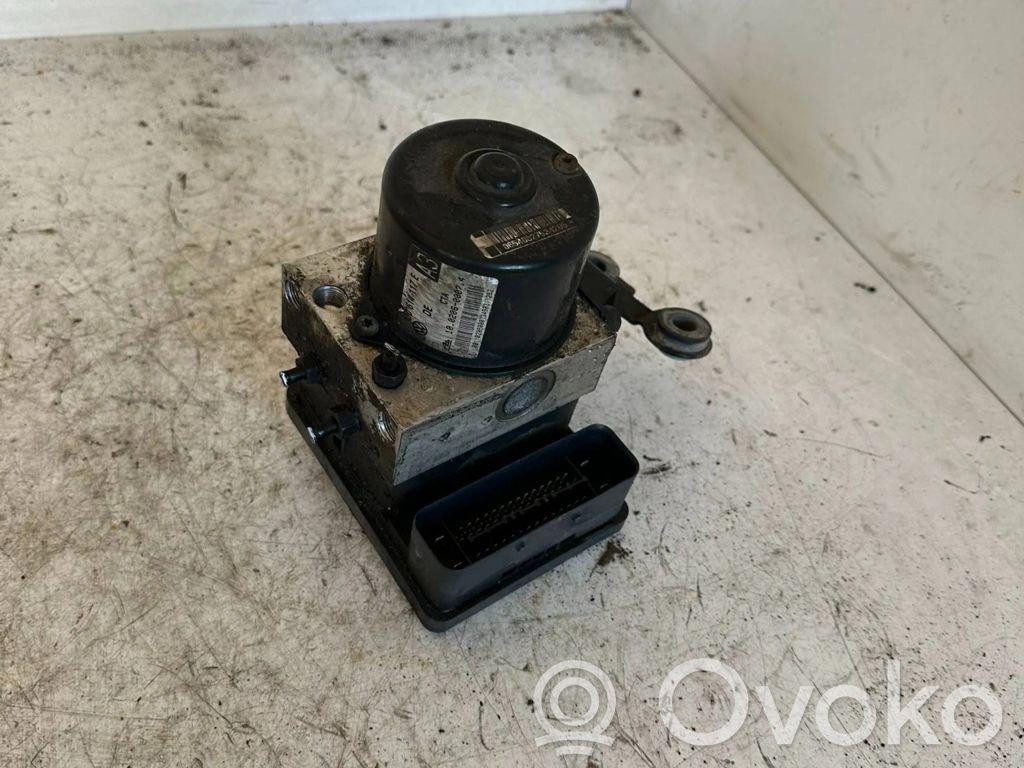 Audi A3 S3 8L ABS Pump 