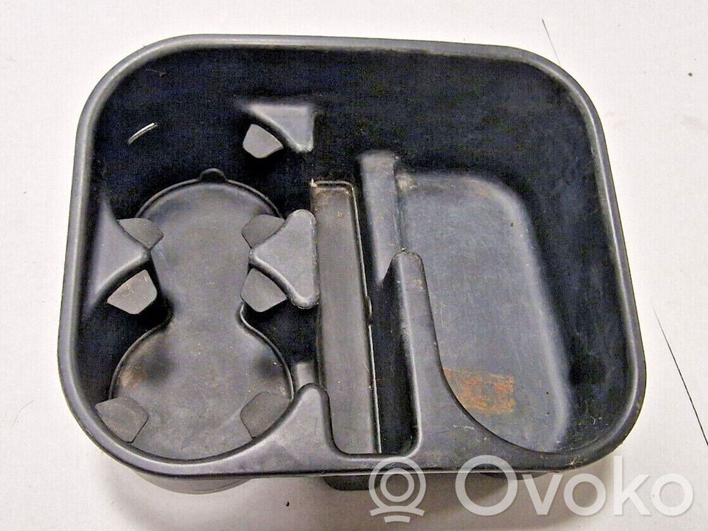 Cup holder front