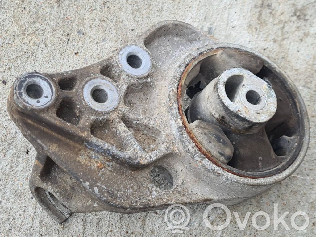 Chrysler Voyager Engine mounting bracket 