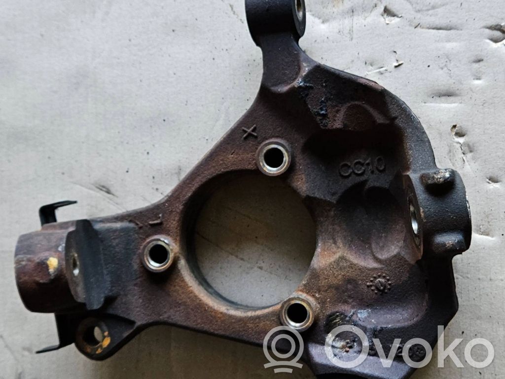 Chevrolet Suburban Achsschenkel vorne 