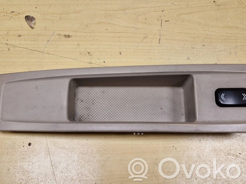Electric window control switch   25750263