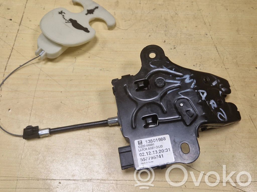 Tailgate/trunk/boot lock/catch/latch   687996079