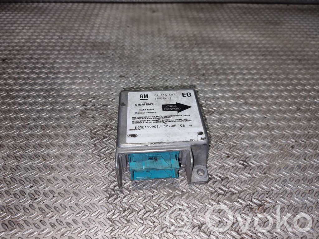 Opel Zafira A Airbag control unit/module 