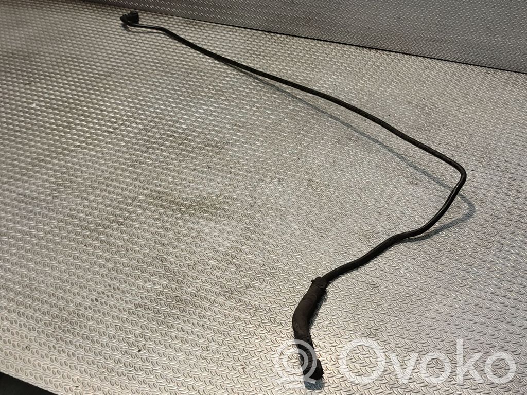 Engine coolant pipe/hose